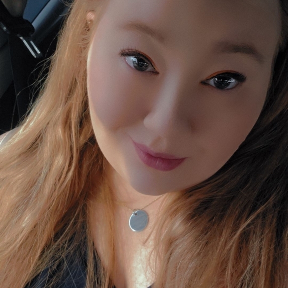 Meet your Posher, Ashley - Picture 2 of 8